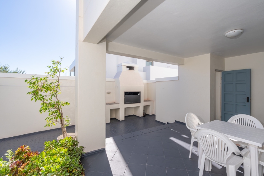 4 Bedroom Property for Sale in Paradise Beach Western Cape
